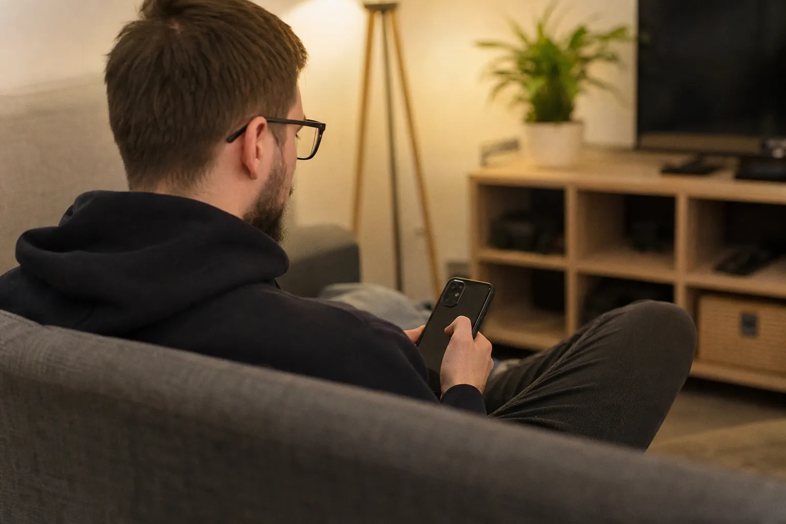 Где безопасно скачивать российские приложения, удаленные из Google Play