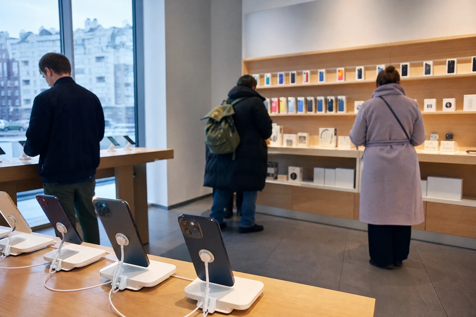 Почему продажи iPhone в России упали до минимума в 2026 году